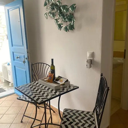 Cycladic Elegant * Naousa (Paros)