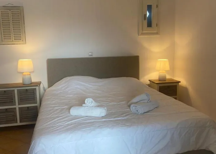 Cycladic Elegant * Naoussa