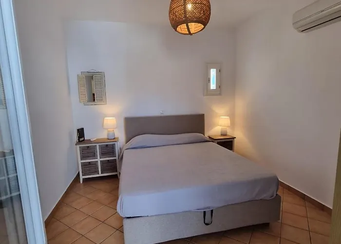 Cycladic Elegant Naoussa